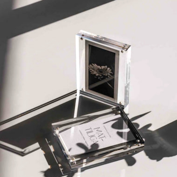 Cloth and Paper Acrylic Desk Stand - Magnetic Floating Frame 35 - Picture 1 of 12